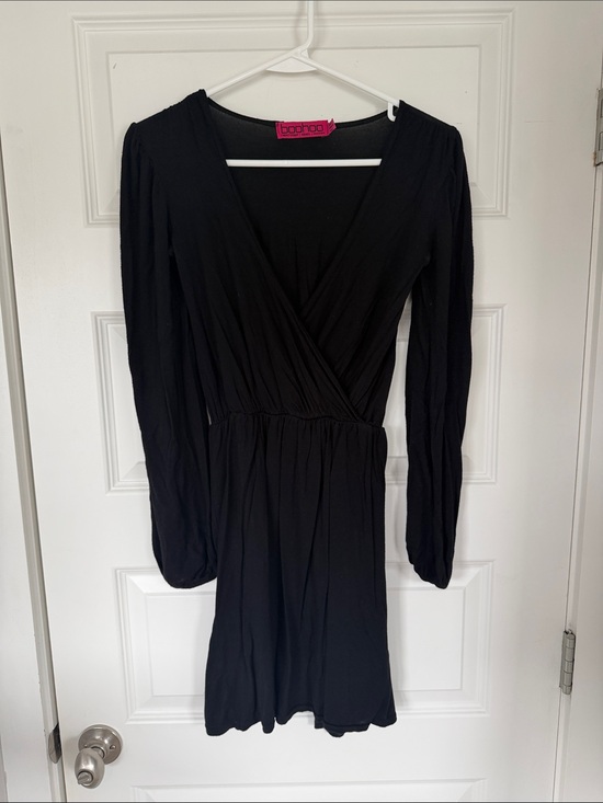 Boohoo Dresses & Skirts - Boohoo Black Long-Sleeve Wrap Style Dress